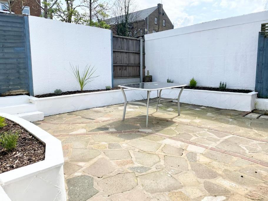 Charming Seaside Cottage In Leigh-On-Sea Southend-on-Sea Bagian luar foto
